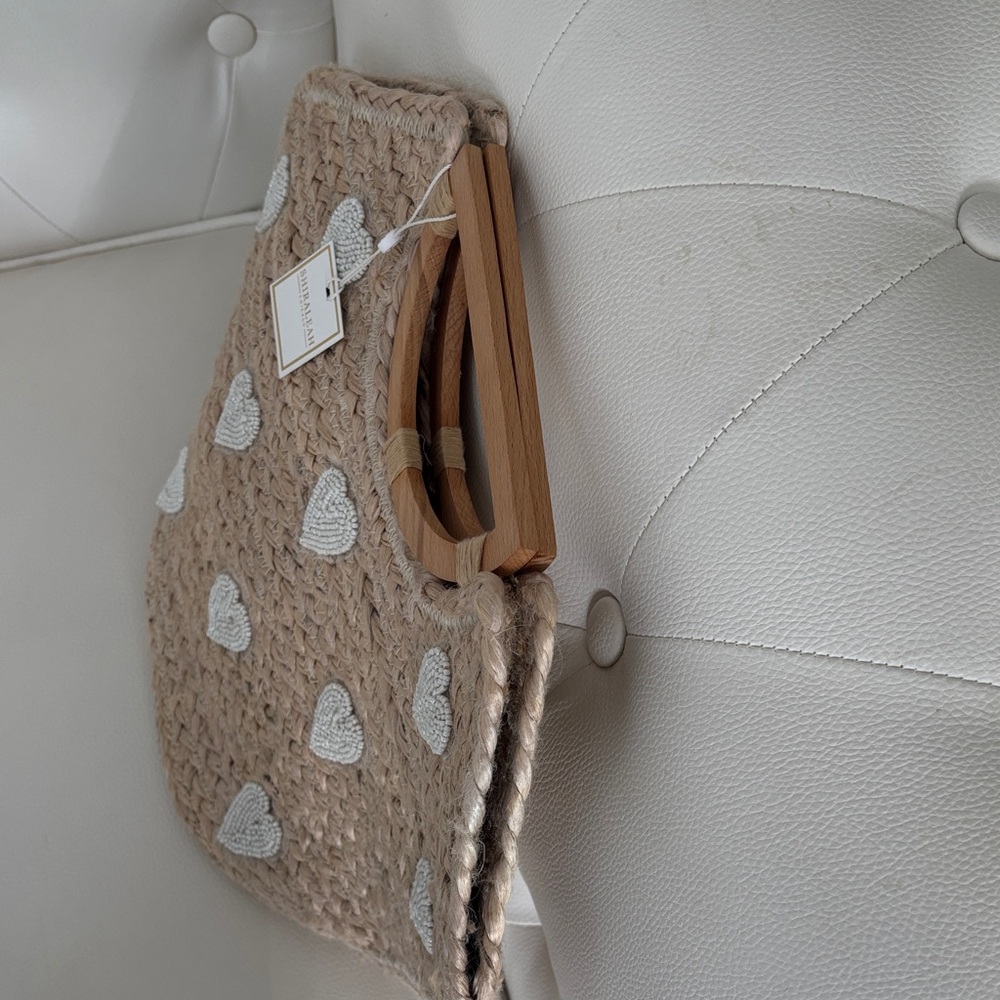 Woven Beaded Heart Tote Bag with Wooden Handles, New With Tags, Enjoy beach 🏖️ - Picture 9 of 10